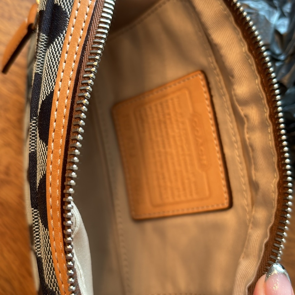 Coach honey wedge size 8 and matching cross-body purse combo - Picture 11 of 12